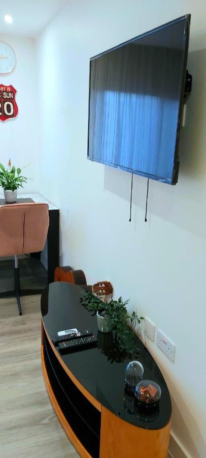 Great Studio Apartments - Netflix, Wifi, Digital Tv シェフィールド エクステリア 写真