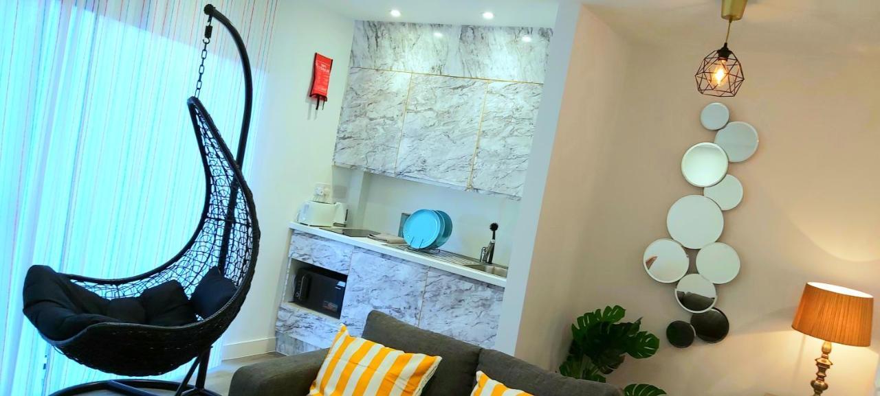 Great Studio Apartments - Netflix, Wifi, Digital Tv シェフィールド エクステリア 写真