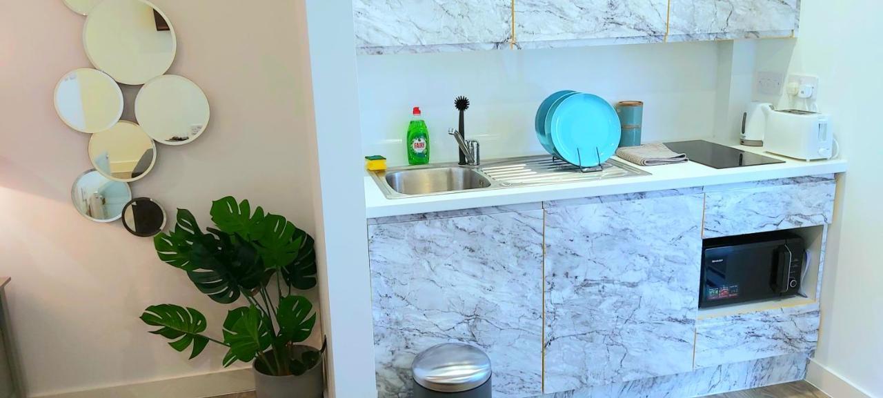 Great Studio Apartments - Netflix, Wifi, Digital Tv シェフィールド エクステリア 写真