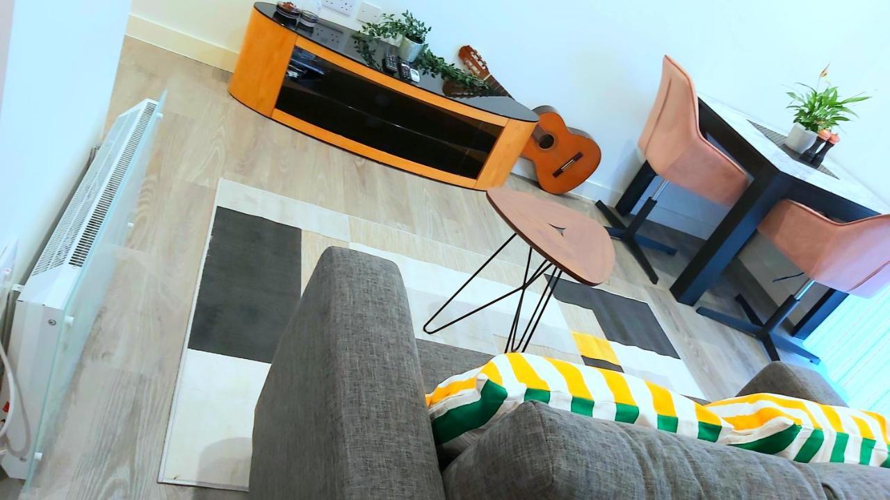 Great Studio Apartments - Netflix, Wifi, Digital Tv シェフィールド エクステリア 写真