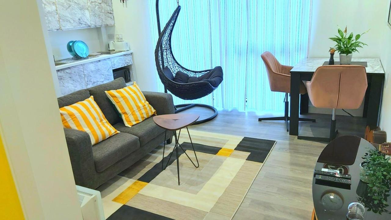 Great Studio Apartments - Netflix, Wifi, Digital Tv シェフィールド エクステリア 写真